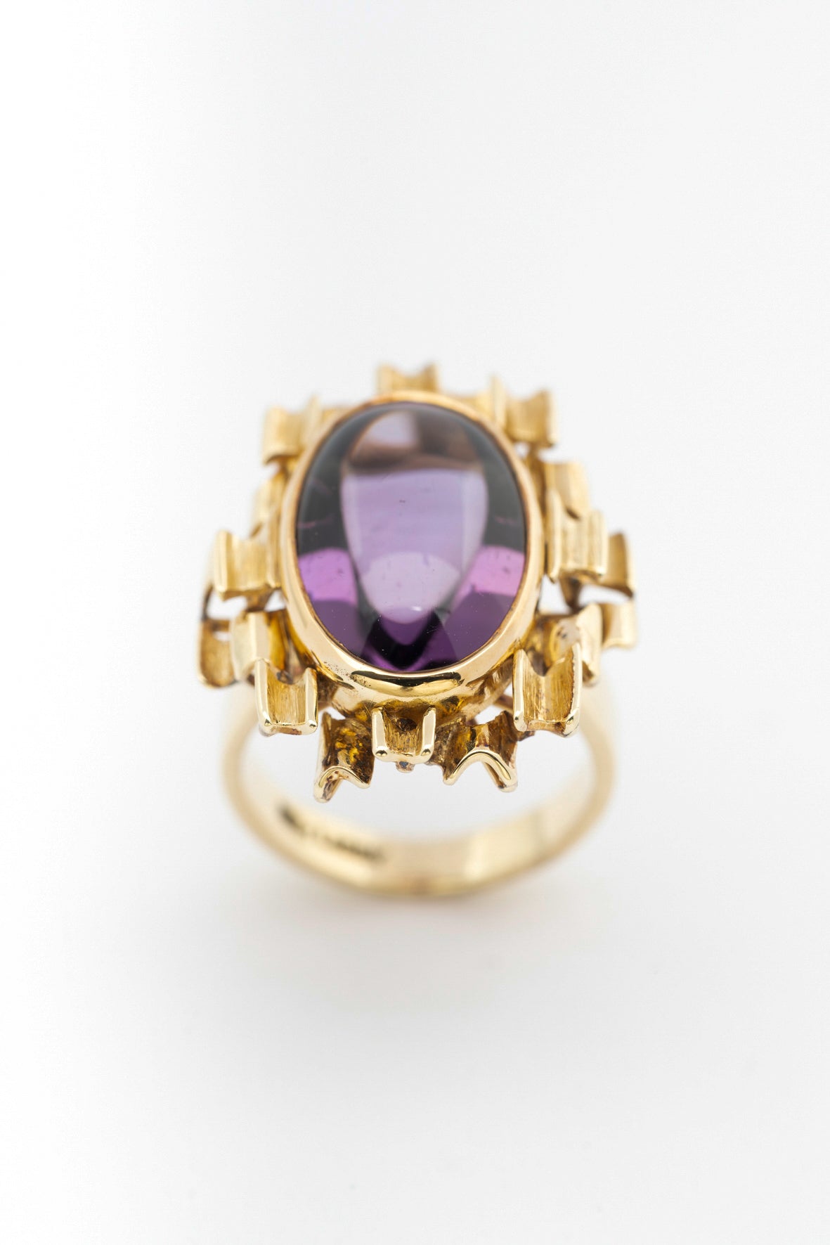 Geel gouden ring met amethist