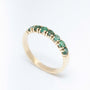 Geel gouden rij ring met smaragden
