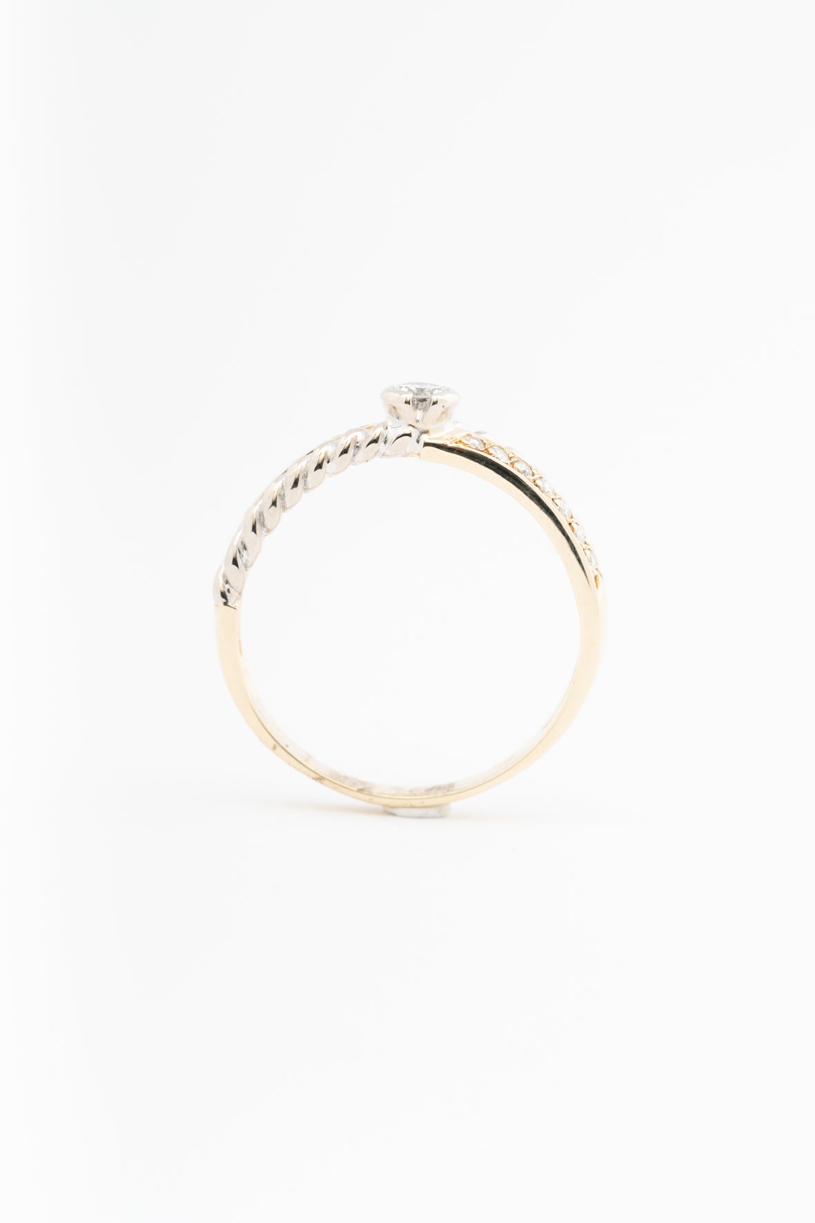 Wit/geel gouden ring met briljanten