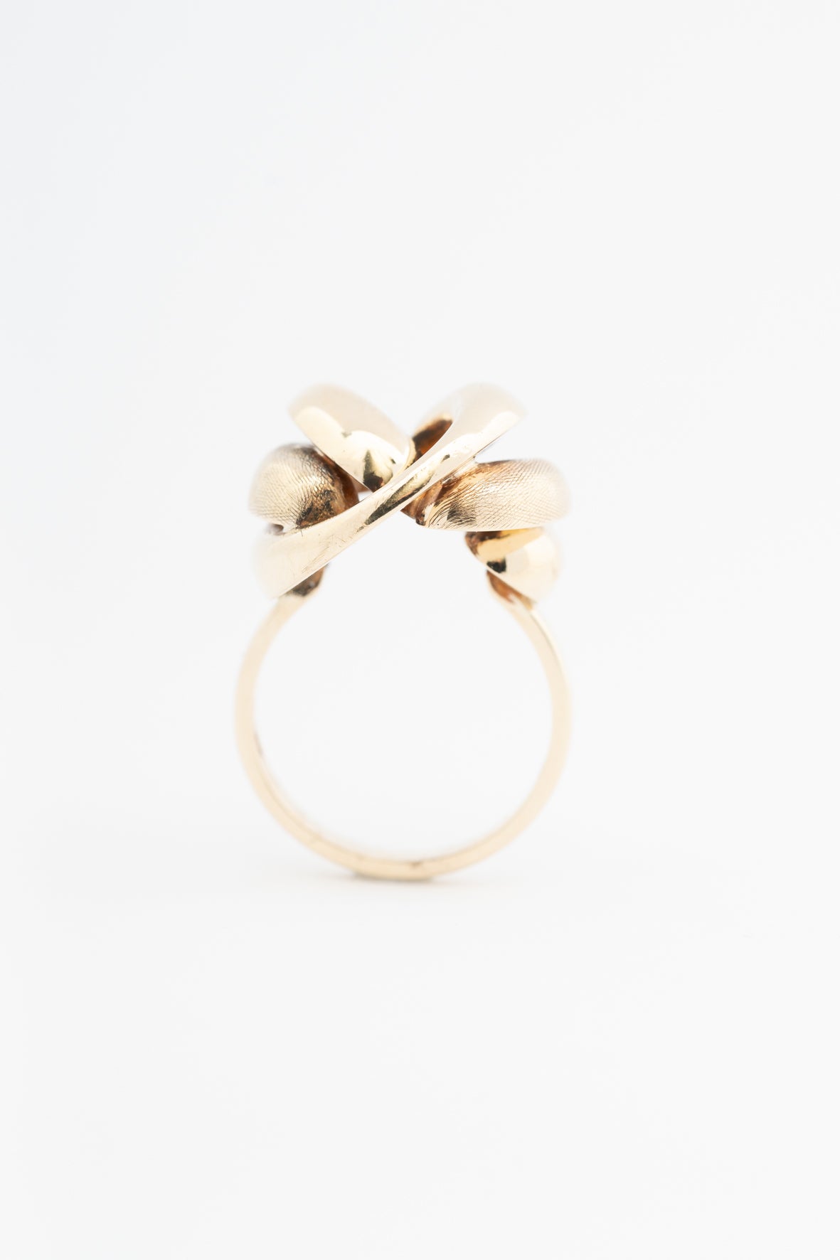 Geel gouden knoop ring