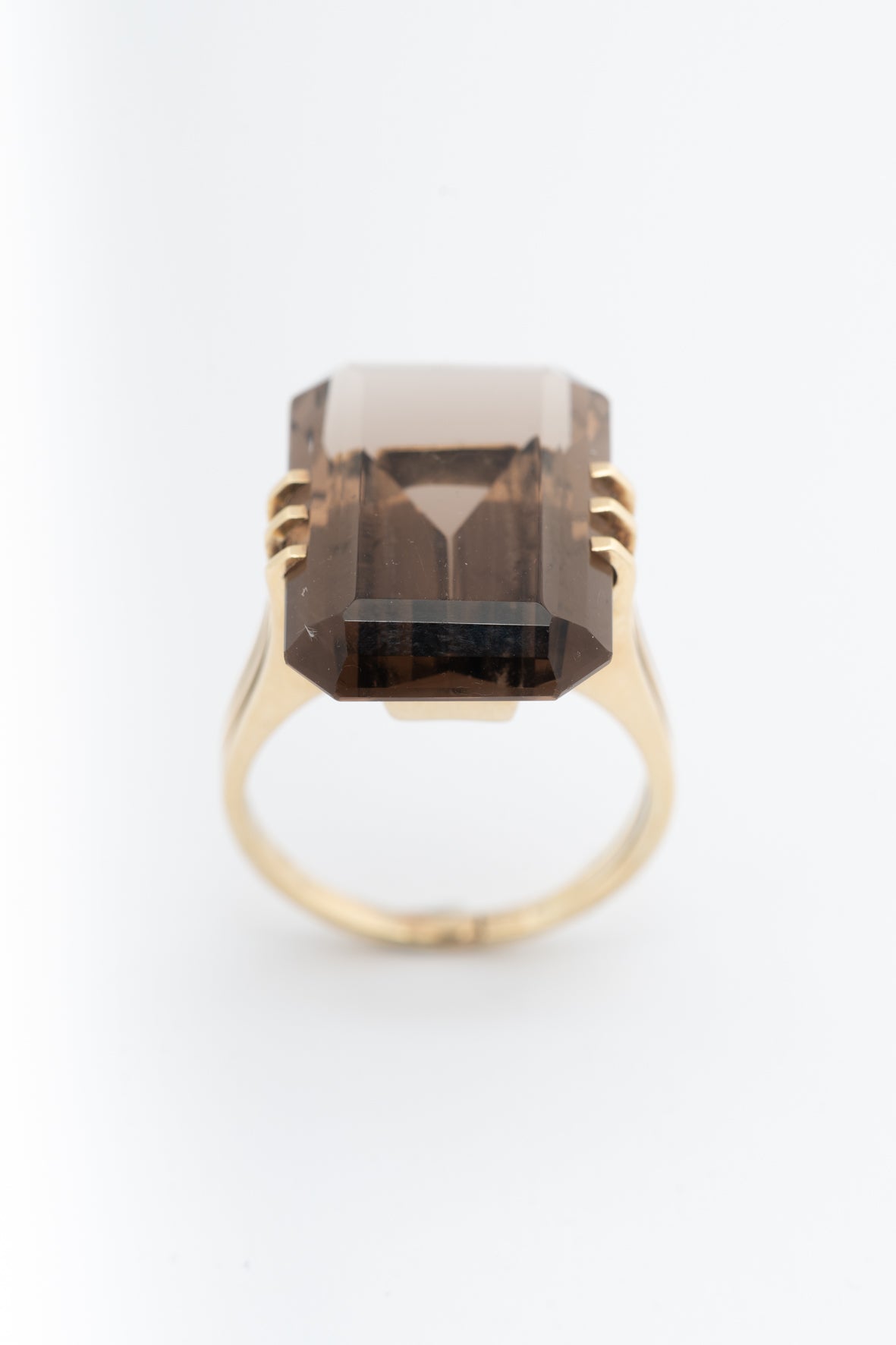 Geel gouden ring met rook kwarts
