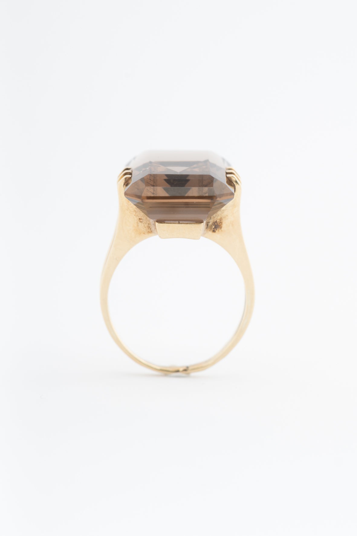 Geel gouden ring met rook kwarts