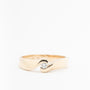 Geel gouden slag ring met een briljant
