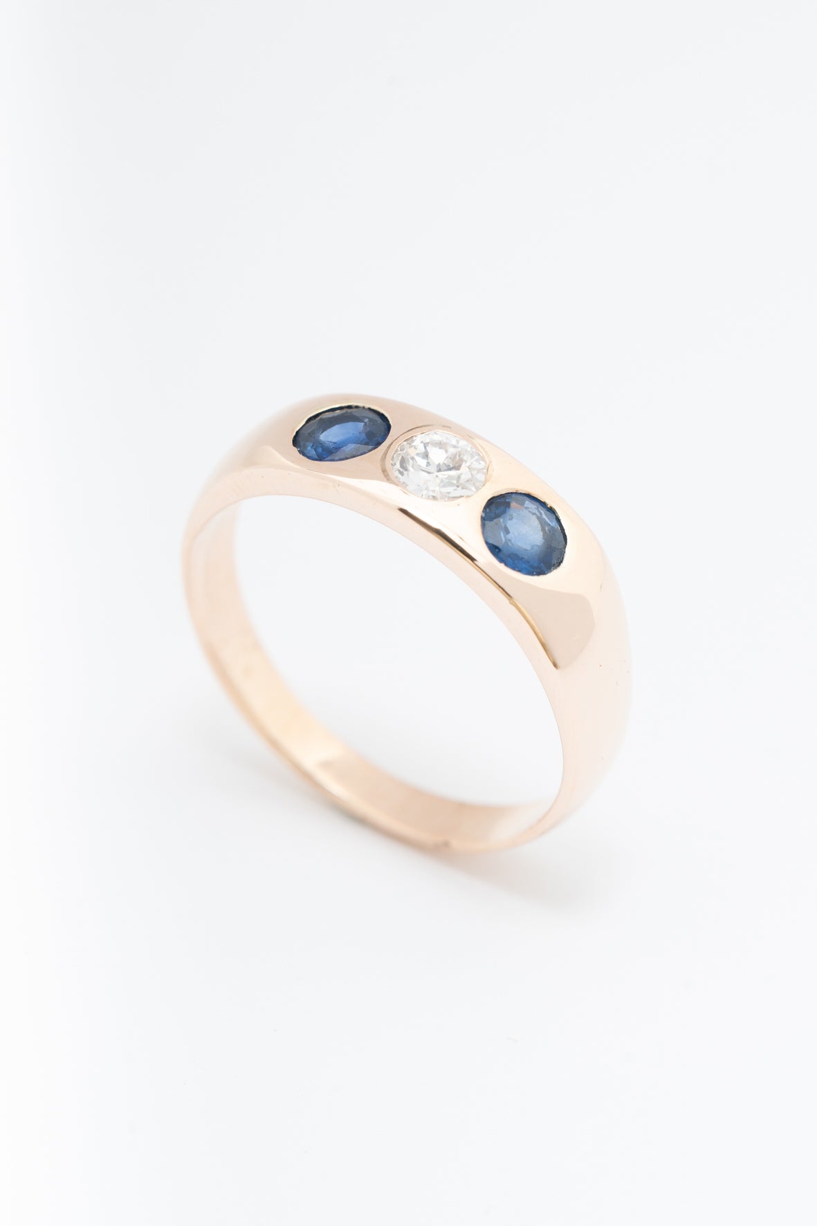 Antique yellow gold stacking ring with a brilliant-cut diamond and sapphires