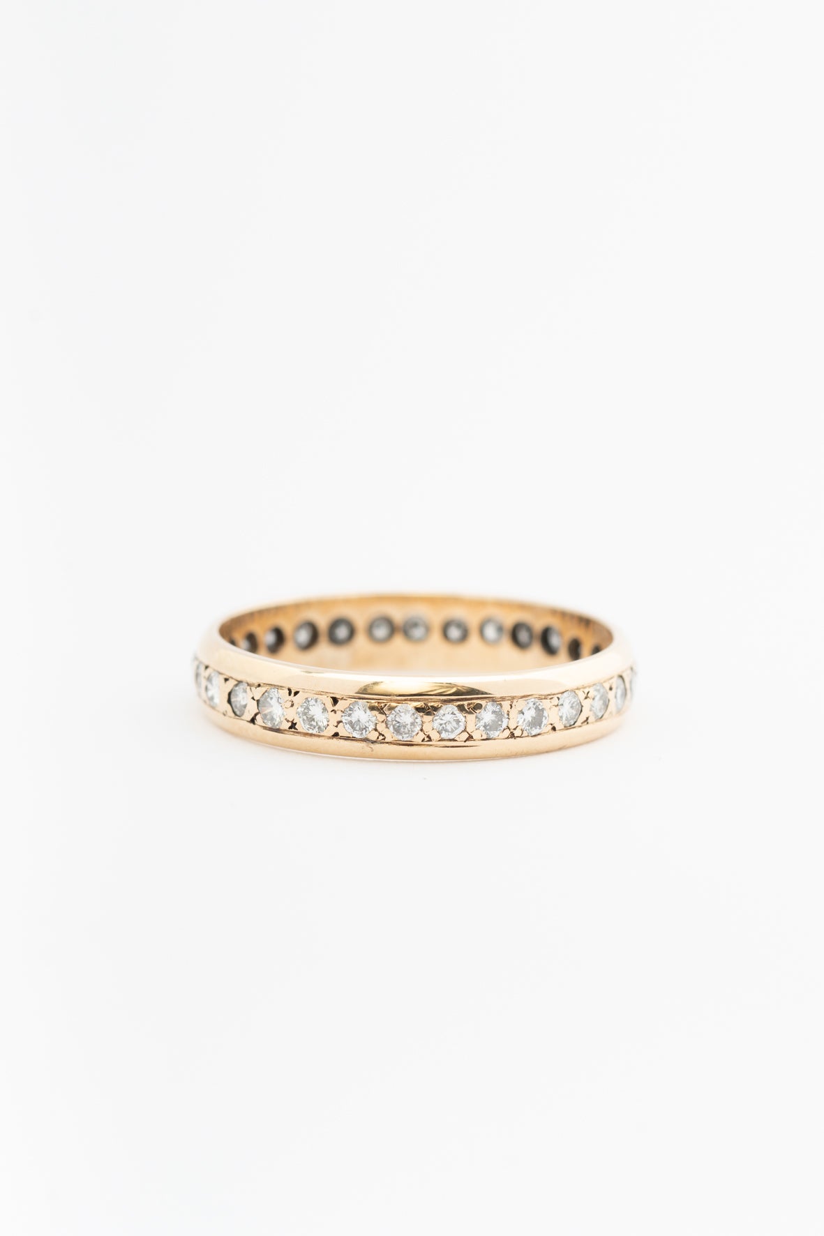 Yellow gold eternity ring with brilliant-cut diamonds