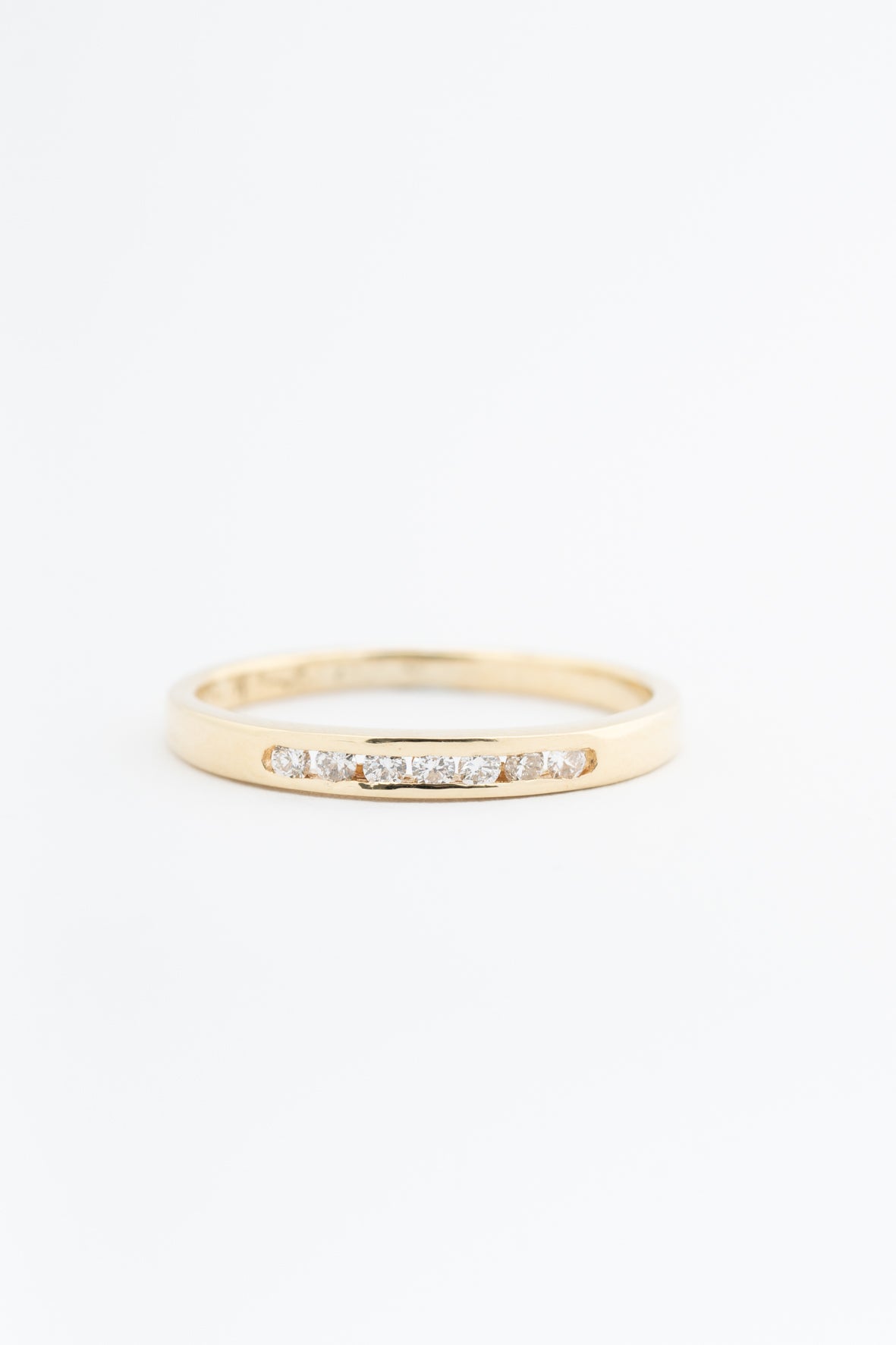 Geel gouden rij ring met briljanten