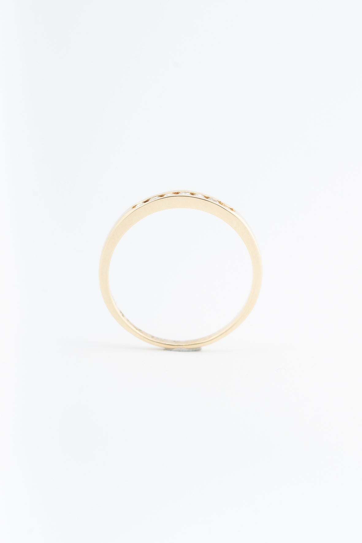 Geel gouden rij ring met briljanten