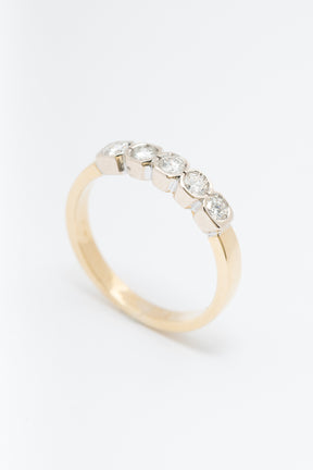 Yellow gold eternity ring with brilliant-cut diamonds