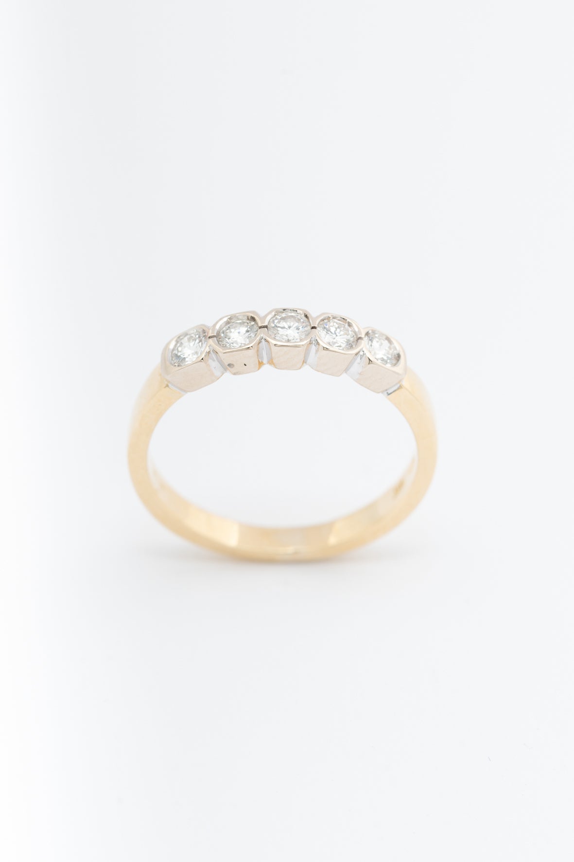 Yellow gold eternity ring with brilliant-cut diamonds