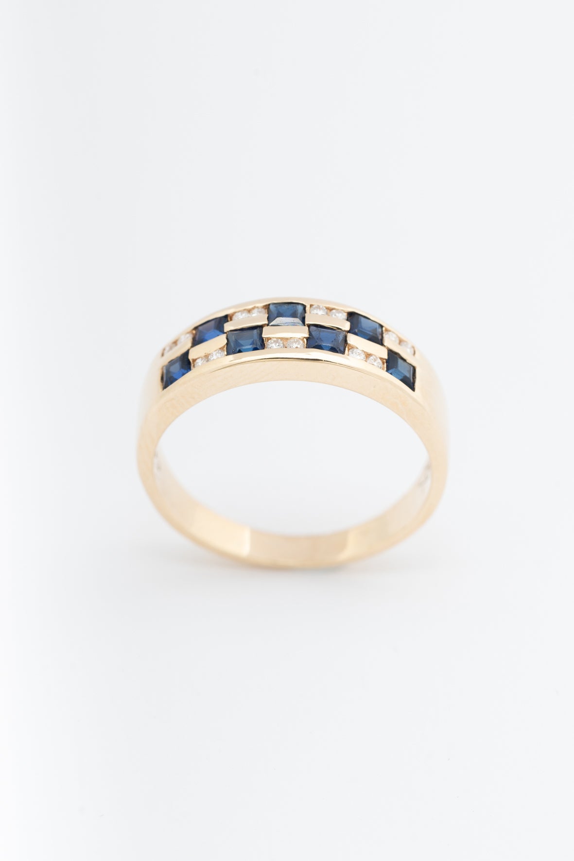 Geel gouden ring met synth. saffier briljanten