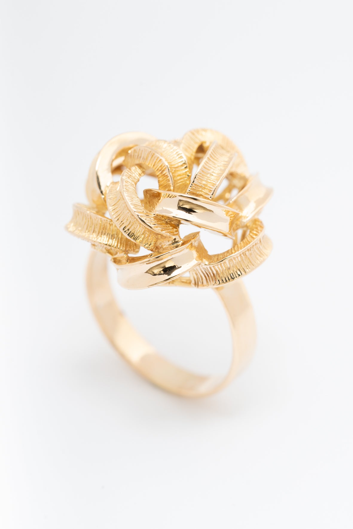 Geel gouden knoop ring