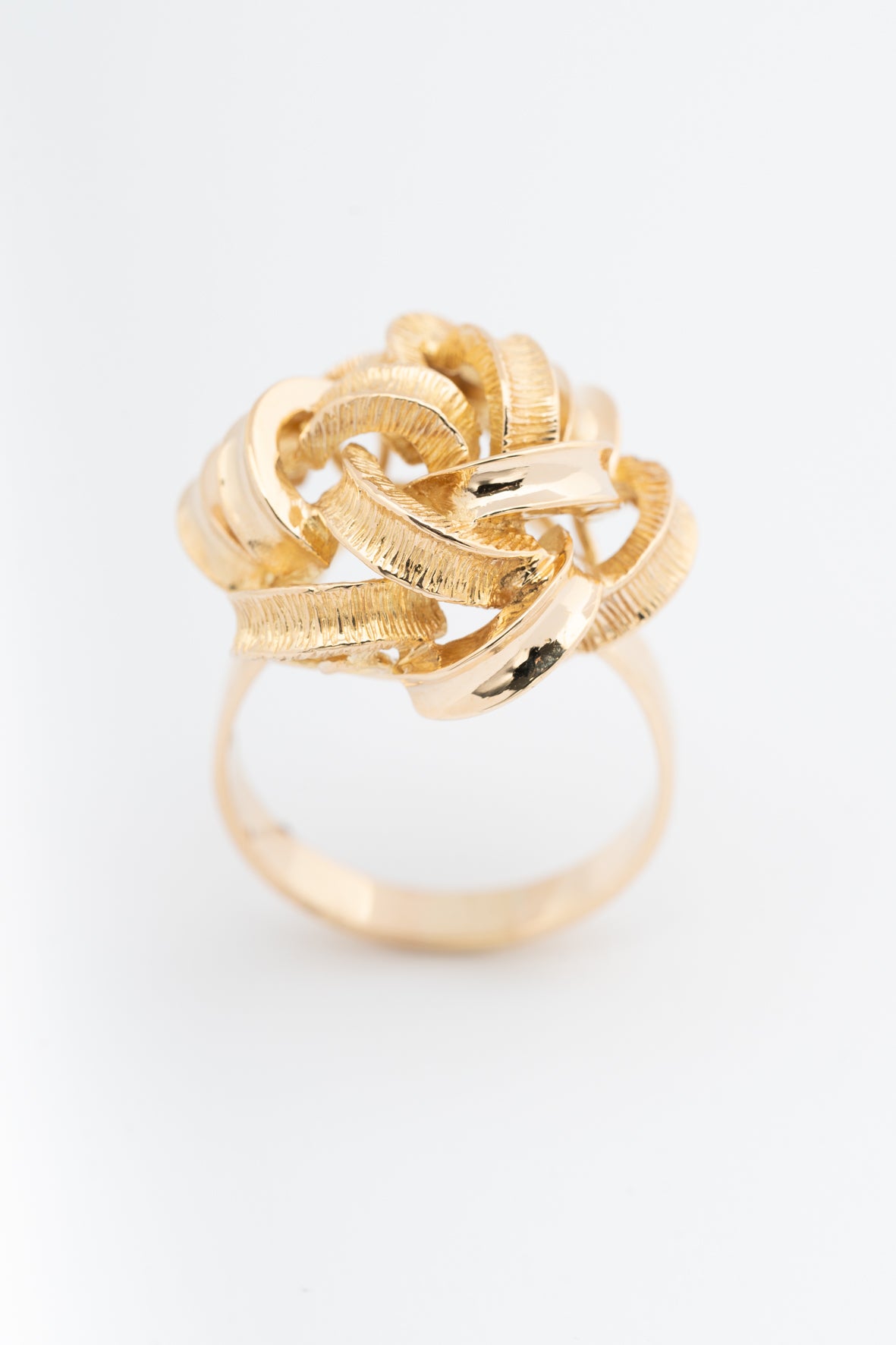 Geel gouden knoop ring