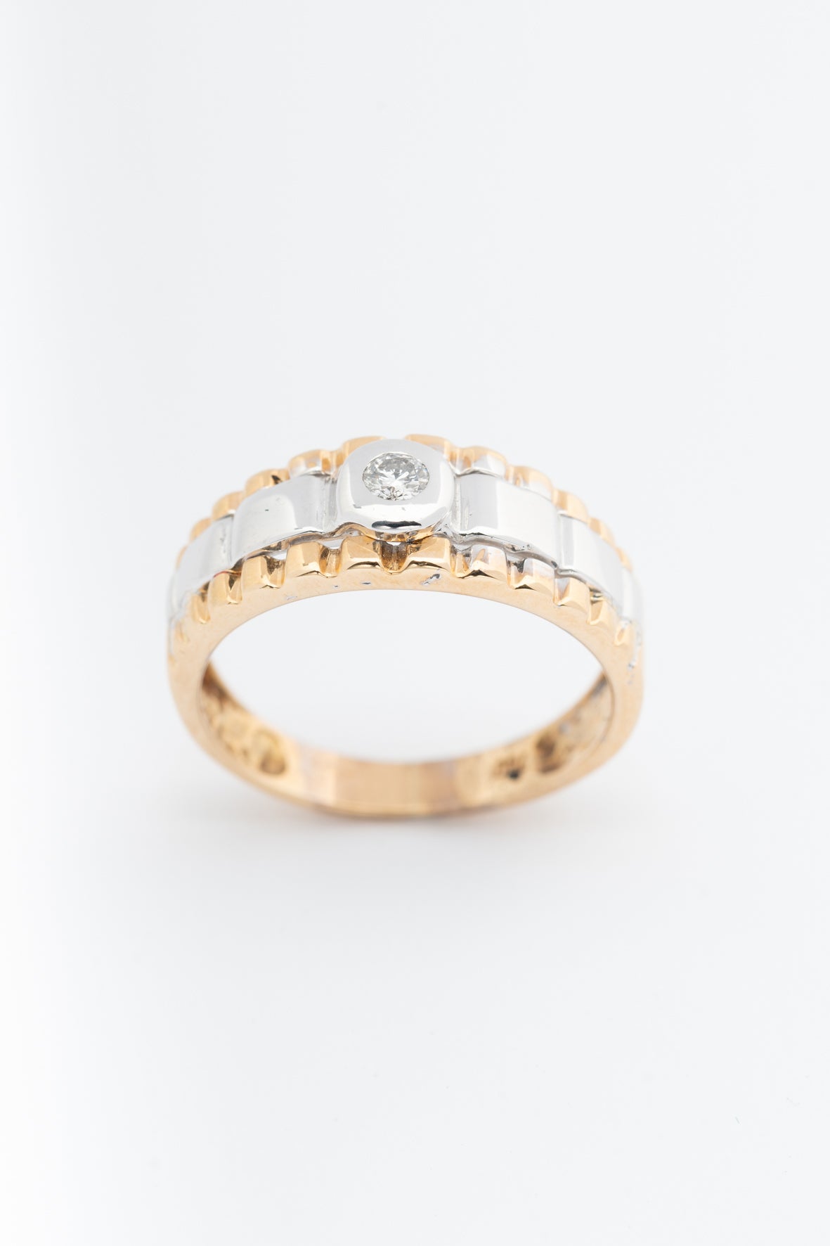 Wit/geel gouden band ring met een briljant