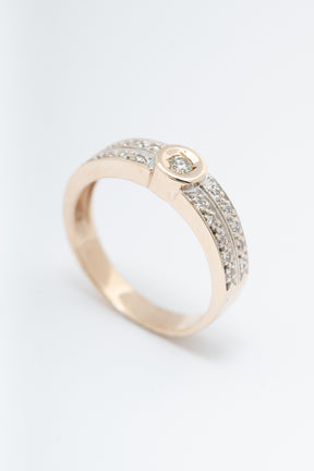 Yellow gold band ring with brilliant-cut diamonds