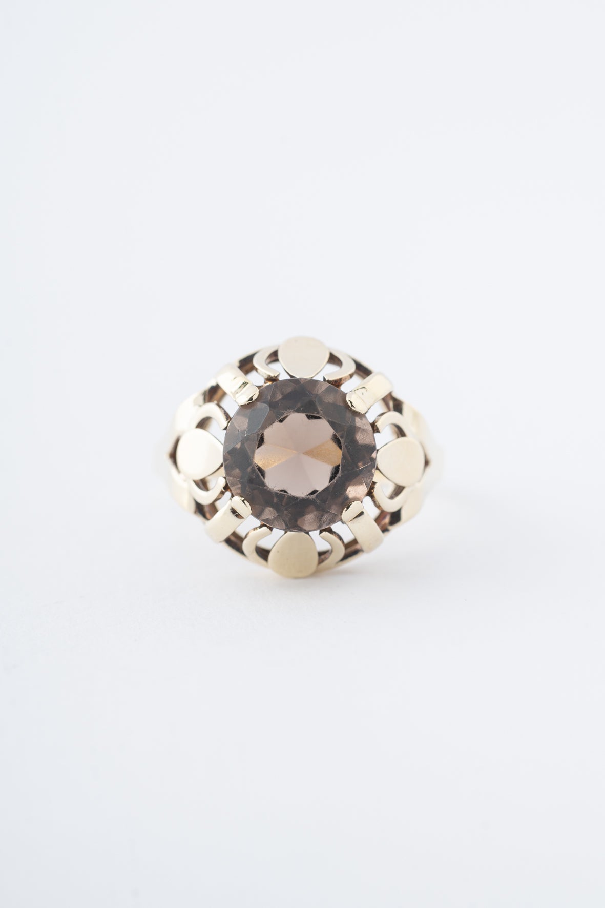 Yellow gold ring with smoky quartz