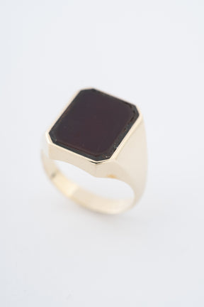 Geel gouden heren ring met een carneool