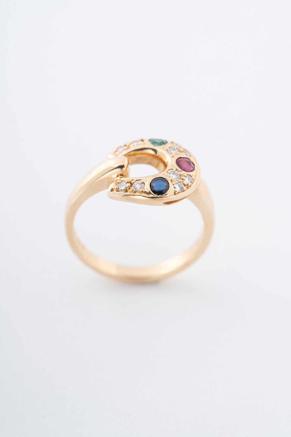 Yellow gold ring with sapphire, ruby, emerald and brilliant-cut diamonds