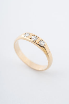 Geel gouden rij ring met briljanten