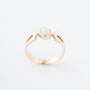 Geel gouden ring met een opaal