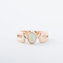 Geel gouden ring met een opaal