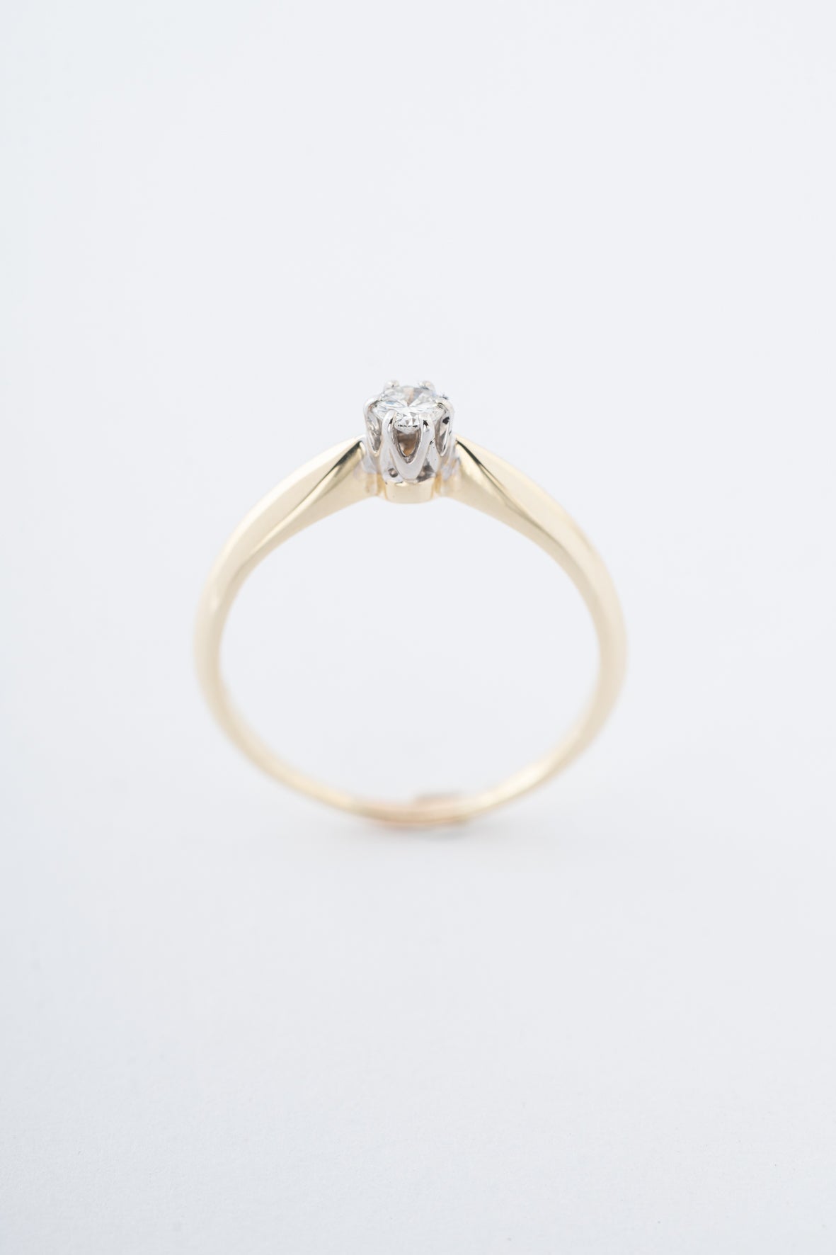 Geel gouden solitair ring met een briljant