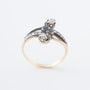 Antieke geel gouden slag ring met diamanten en saffieren