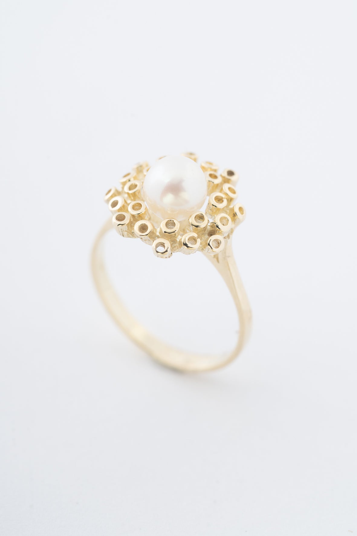 Geel gouden ring met cultivé parel