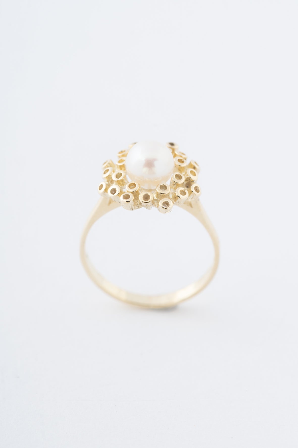 Geel gouden ring met cultivé parel