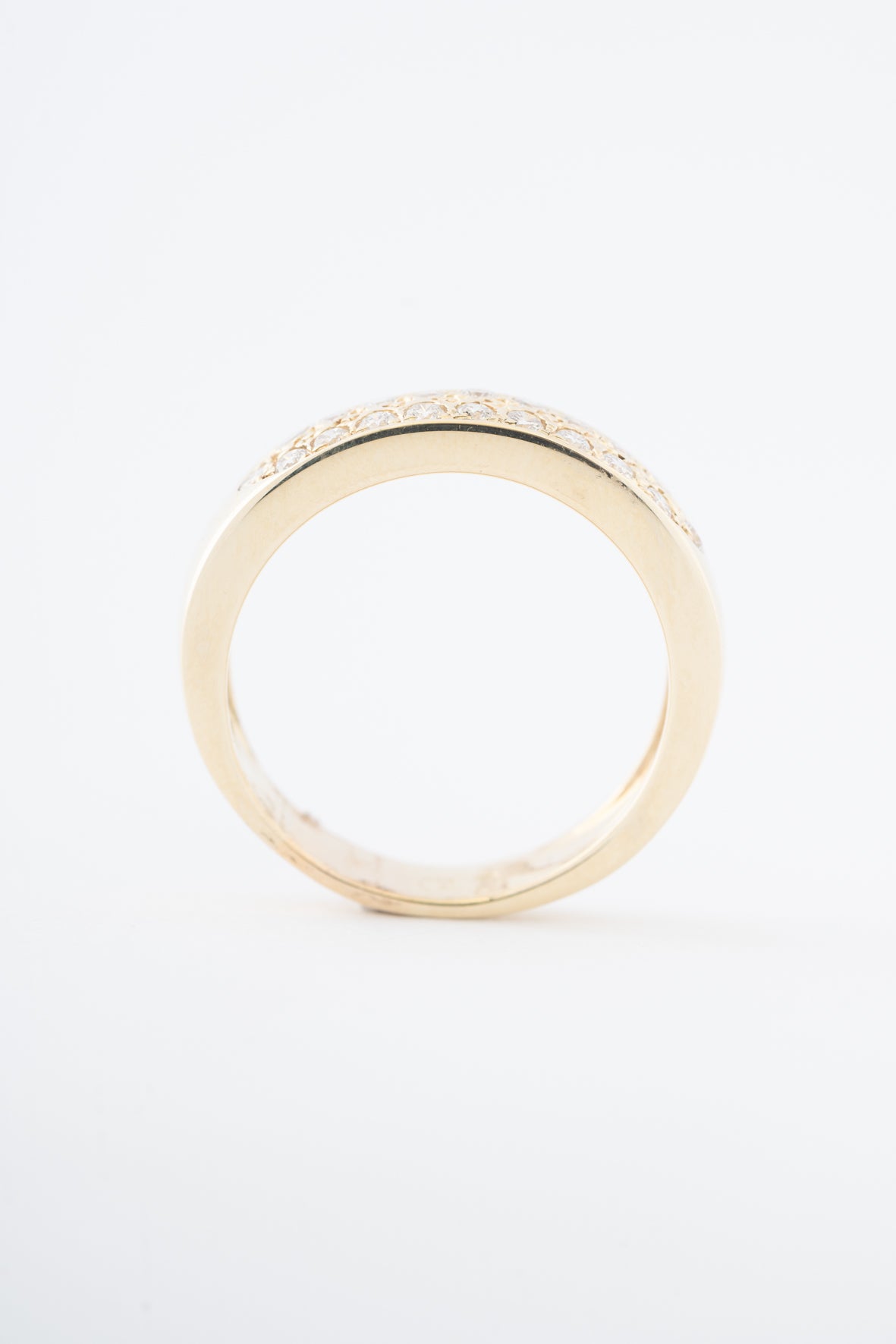Yellow gold double row ring with brilliant-cut diamonds