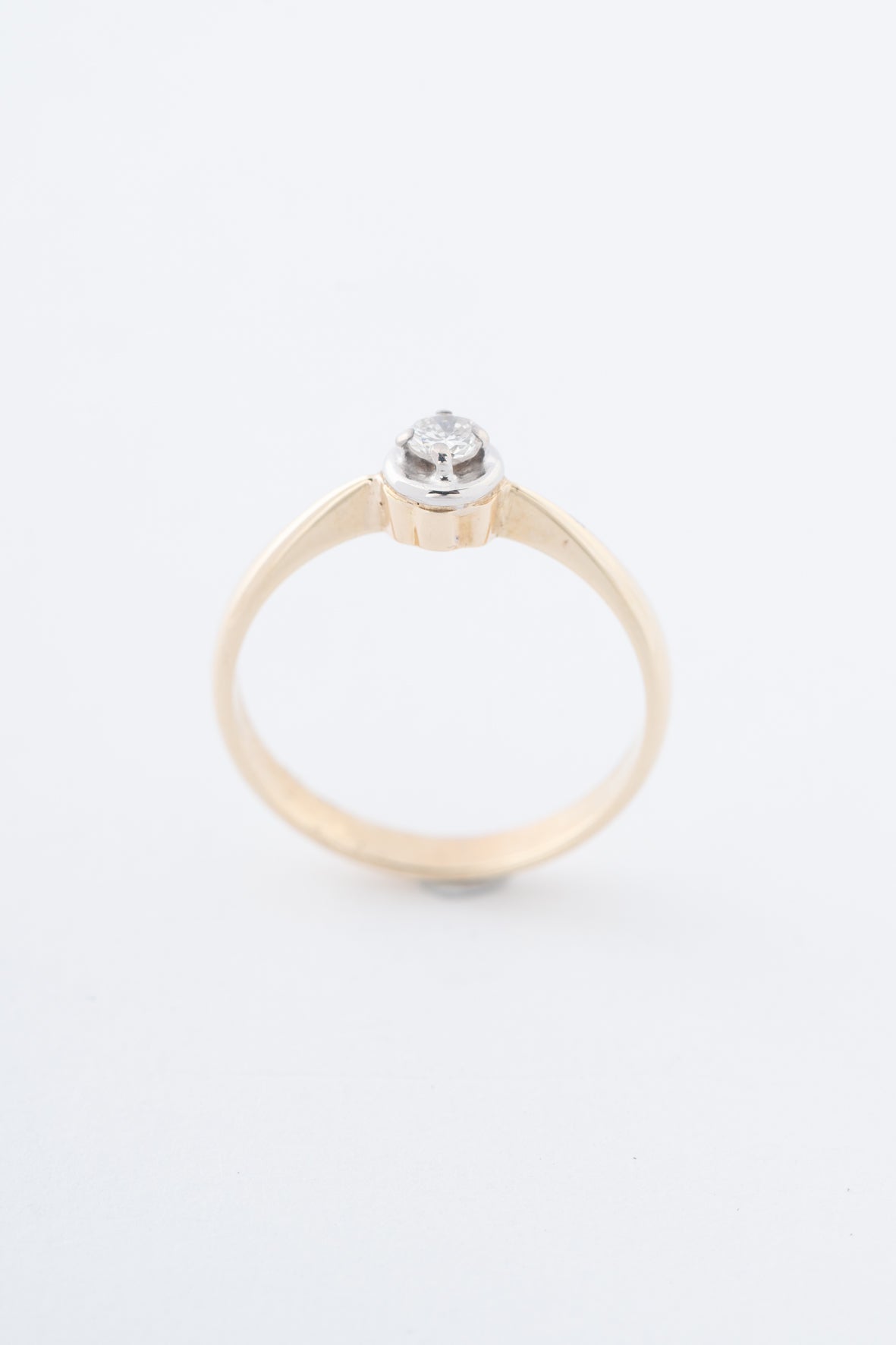 Geel gouden solitair ring met een briljant