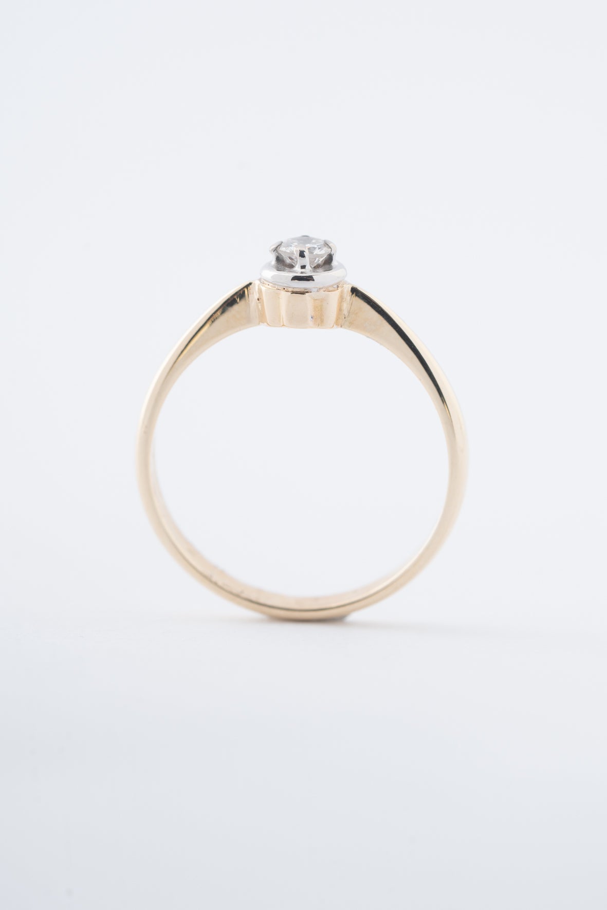 Geel gouden solitair ring met een briljant