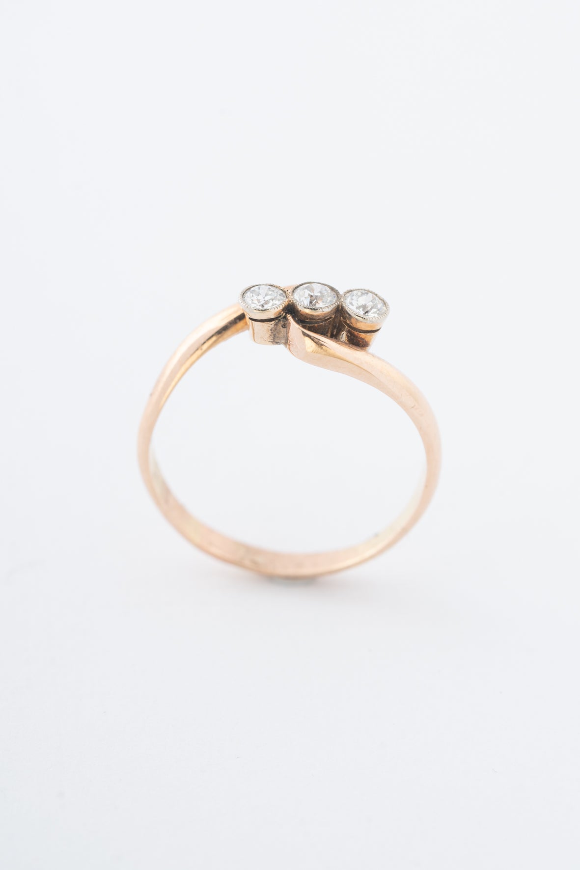 Antieke geel gouden slag ring met briljanten