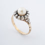 Yellow gold ring with cultured pearl and diamonds