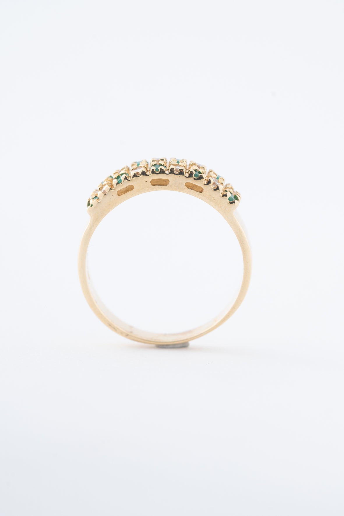 Geelgouden ring met zirkonia's en groen agaat