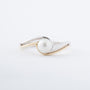 Witgouden/geelgouden ring met cultivé parel