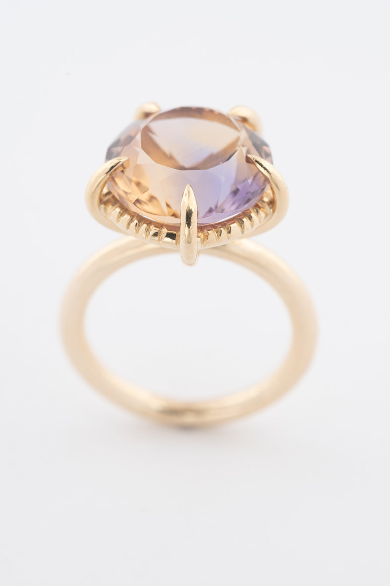 Geelgouden ring met ametrien