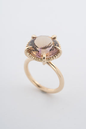 Geelgouden ring met een ametrien
