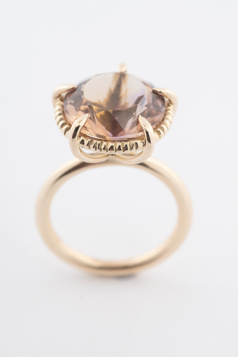 Geelgouden ring met een ametrien