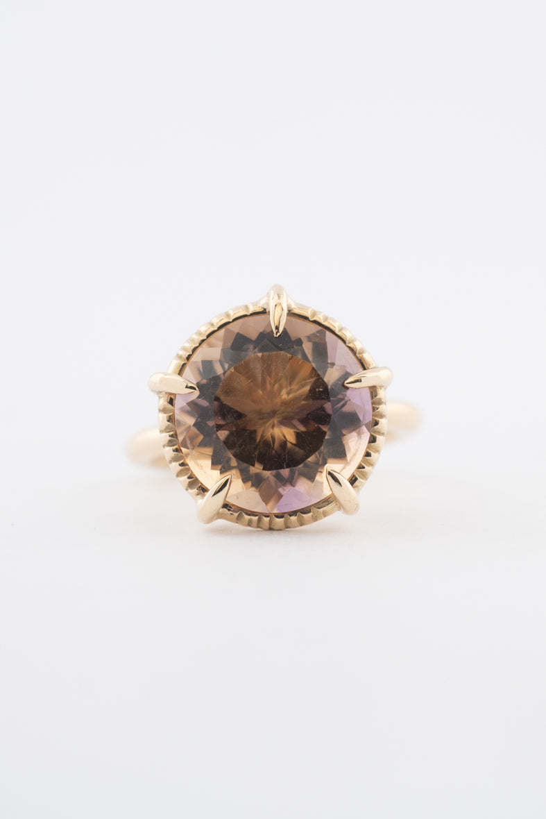 Geelgouden ring met een ametrien