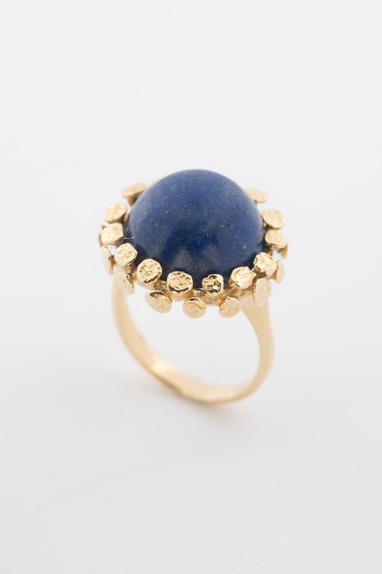 Geelgouden ring met een lapis lazuli