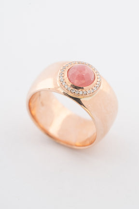 Roségouden entourage ring met rhodochrosiet en briljanten