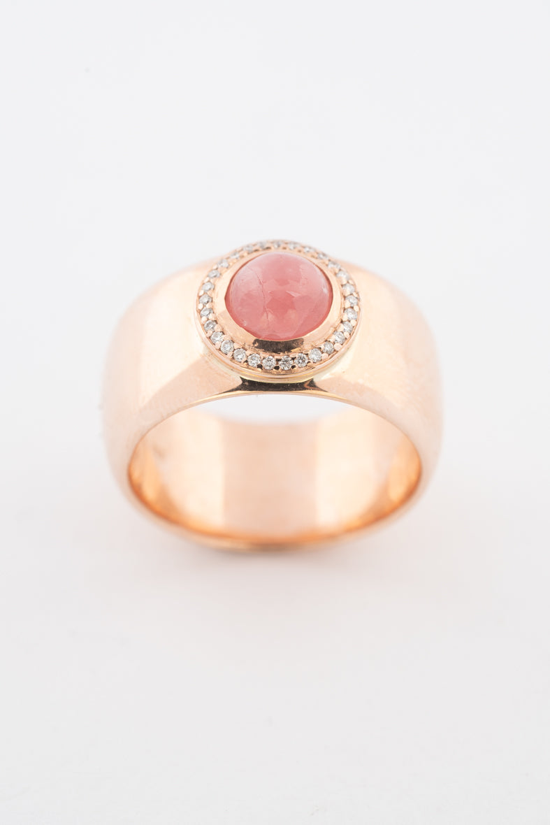 Roségouden entourage ring met rhodochrosiet en briljanten