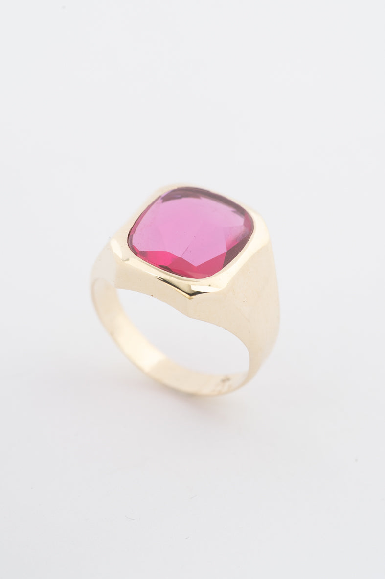 Gelgouden heren ring met synth. robijn
