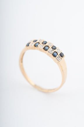 Geelgouden bandring met saffieren en diamanten