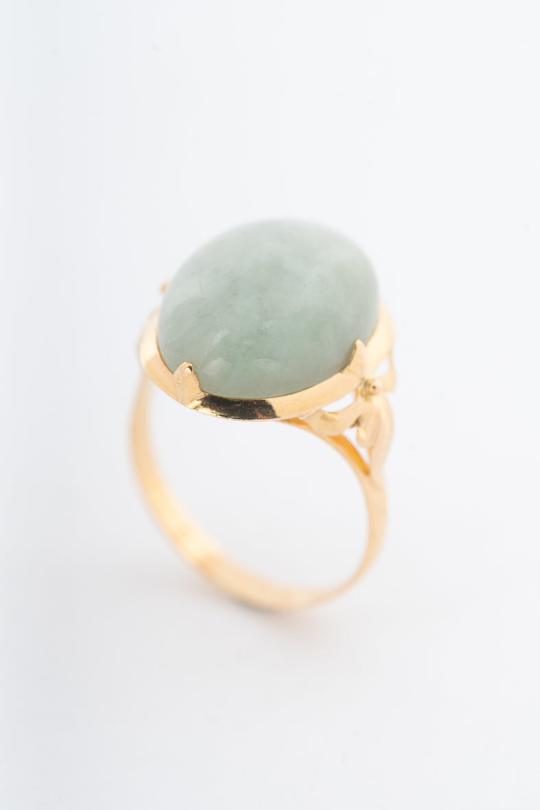 Geelgouden ring met jade