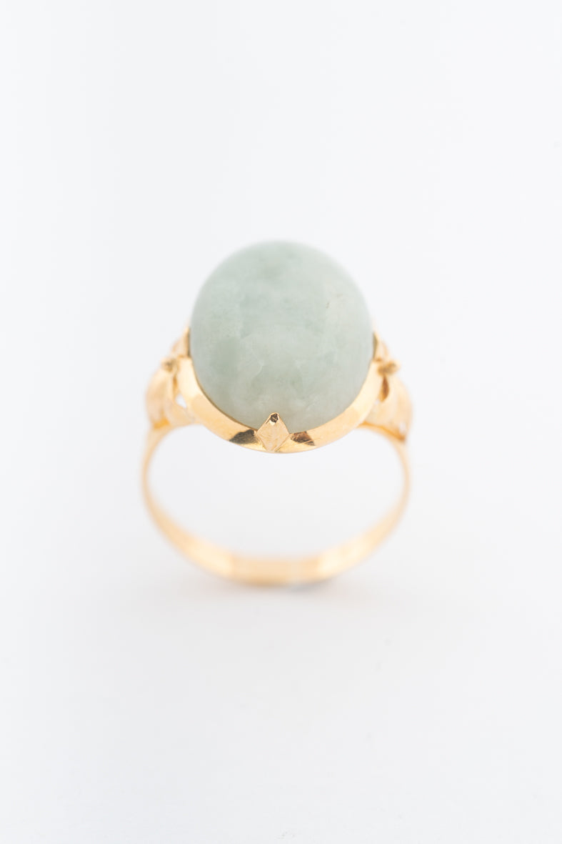 Geelgouden ring met jade