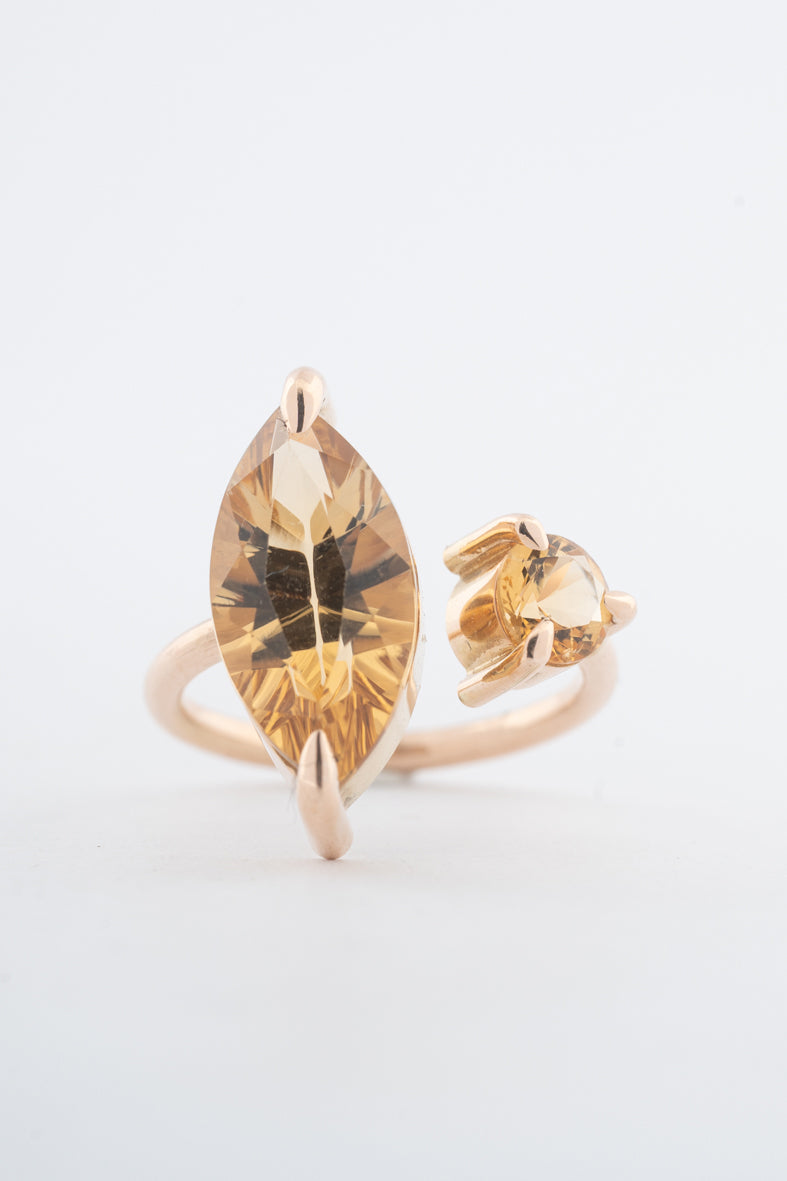 Geelgouden ring met citrienen