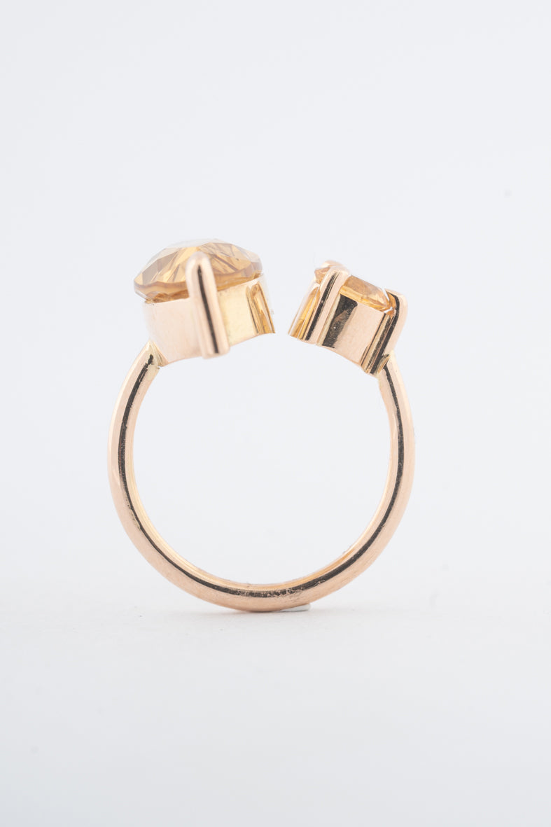 Geelgouden ring met citrienen