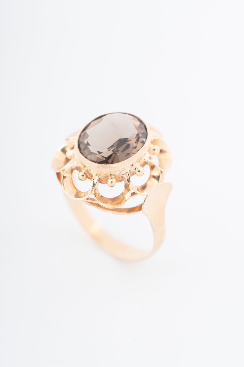 Geelgouden ring met rookkwarts