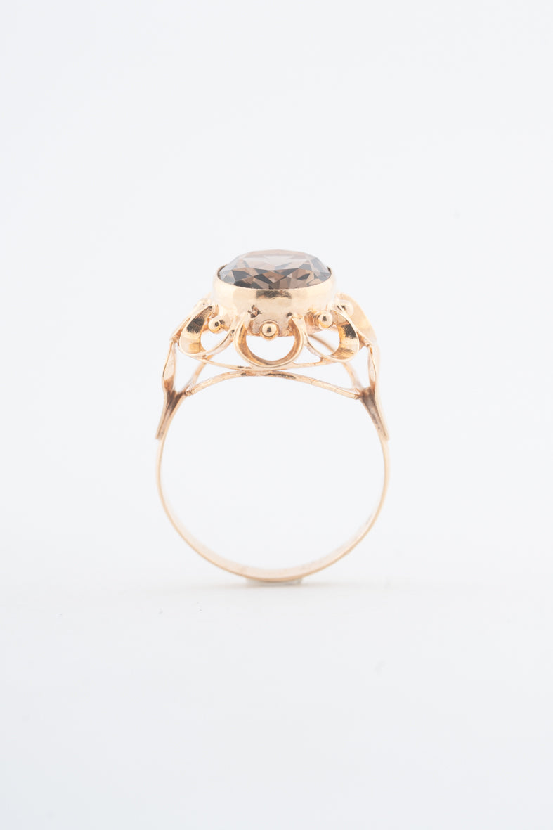 Geelgouden ring met rookkwarts